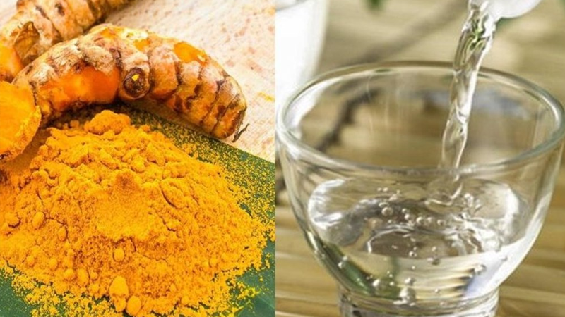 Dùng nghệ tươi kết hợp với rượu trắng chữa nám da