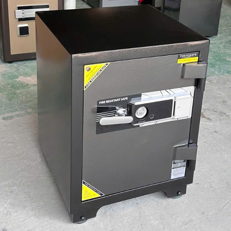 Két sắt TKO68F có trọng lượng hơn 100kg
