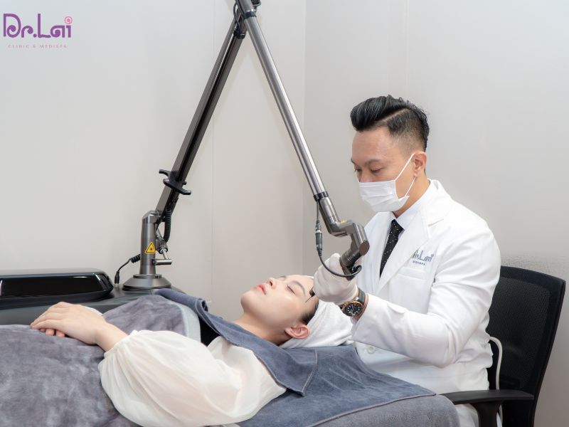 Cơ chế hoạt động của trị thâm mụn bằng tia laser